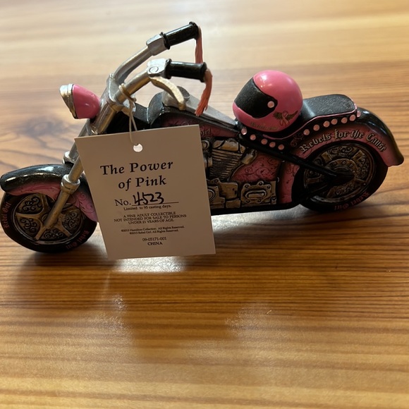 Breast cancer motorcycle figurine - Picture 2 of 4